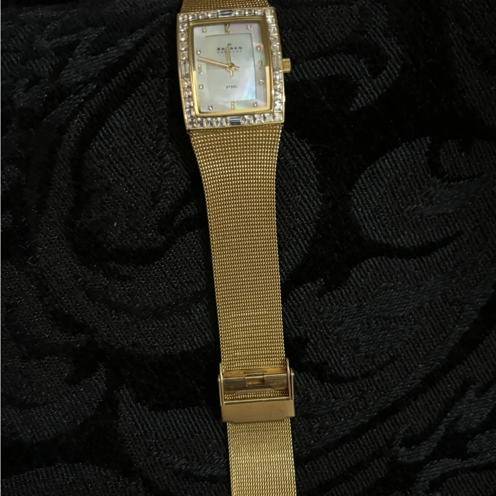 NWOT - VINTAGE SKAGEN DENMARK WATCH - Picture 9 of 9